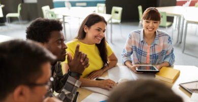 Estudios de Cátedra: Un Pilar en la Formación Académica y Profesional 4 Estudios de Cátedra: Un Pilar en la Formación Académica y Profesional